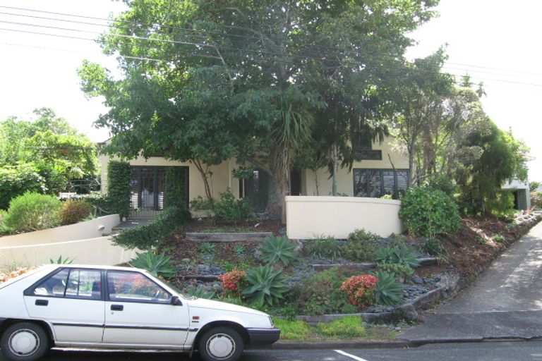 Photo of property in 2/21 Belmont Terrace, Milford, Auckland, 0620