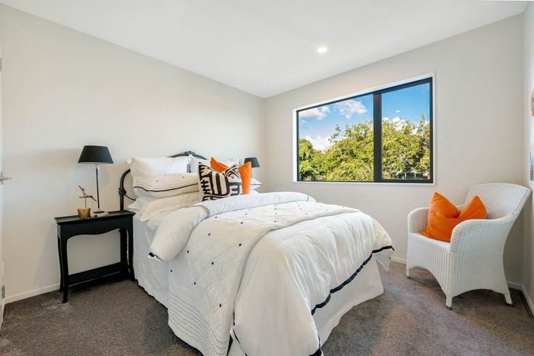 Photo of property in 3a Pine Terrace, Howick, Auckland, 2014