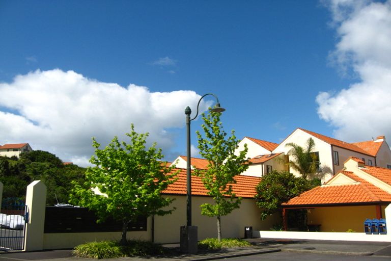 Photo of property in 22 Harbour Village Drive, Gulf Harbour, Whangaparaoa, 0930