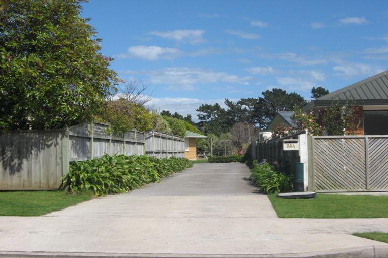 Photo of property in 98b Queens Road, Glen Avon, New Plymouth, 4312