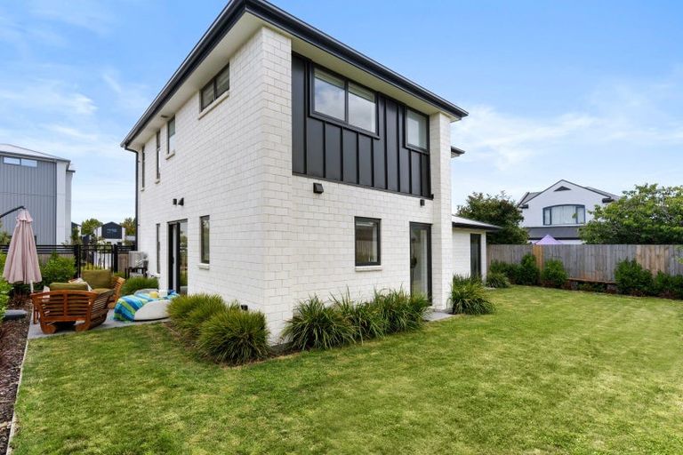 Photo of property in 60 Mohua Lane, Upper Riccarton, Christchurch, 8041