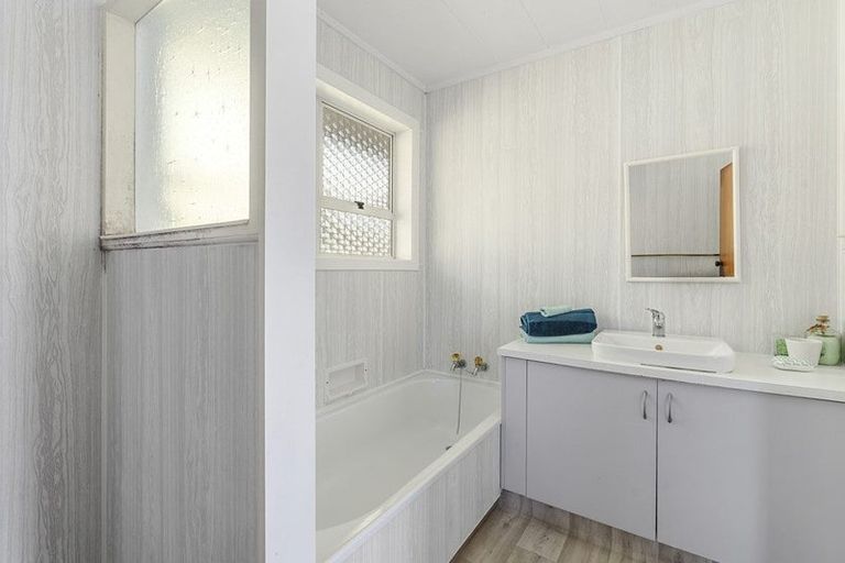 Photo of property in 7 Silby Street, Waitara, 4320