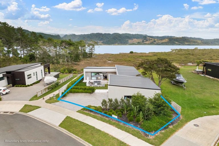Photo of property in 34 North Ridge Drive, Pauanui, 3579