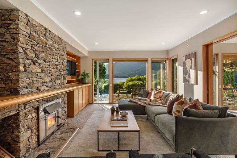 Photo of property in 45 Bay View Road, Kelvin Heights, Queenstown, 9300