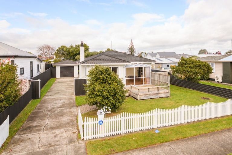 Photo of property in 1 Montagu Street, Feilding, 4702
