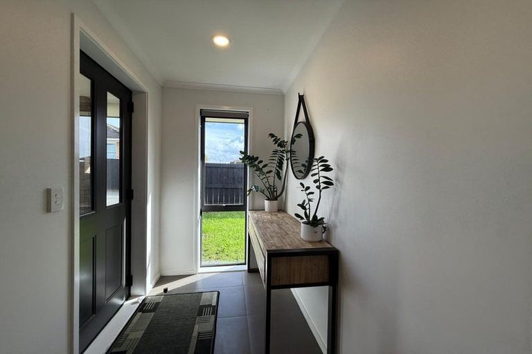 Photo of property in 6a Church Street, Tuakau, 2121