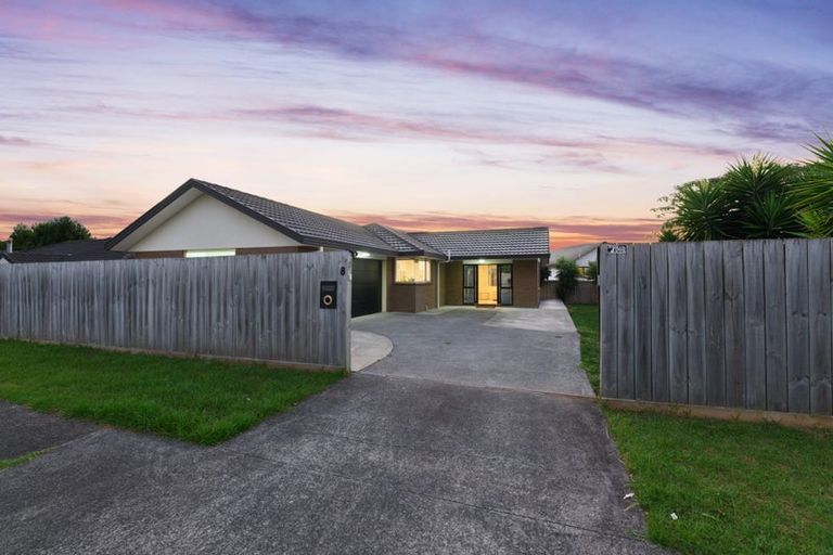 Photo of property in 8 Woodbank Drive, Glen Eden, Auckland, 0602