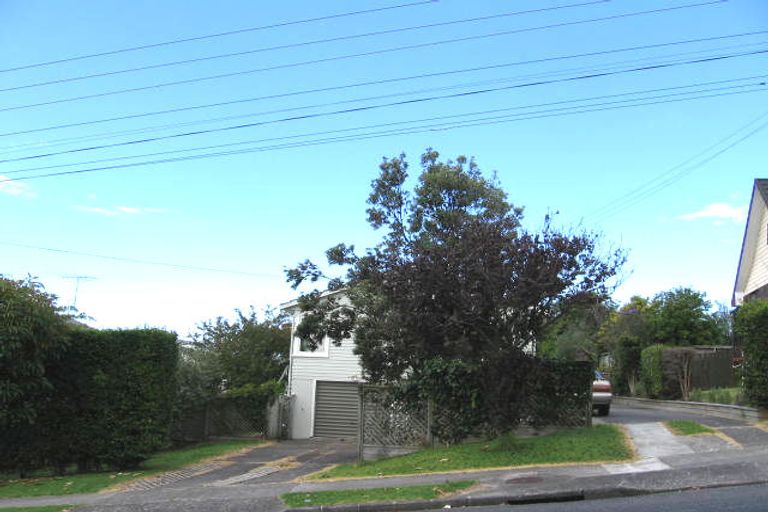 Photo of property in 89 Deep Creek Road, Waiake, Auckland, 0630