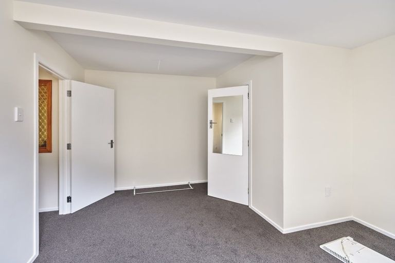 Photo of property in 20 Victoria Road, New Plymouth, 4310