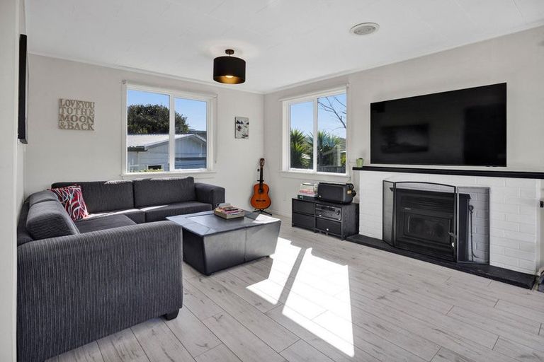 Photo of property in 1 Kepa Street, Ohawe, Hawera, 4671