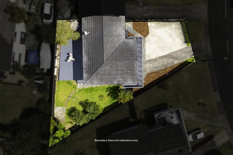 Photo of property in 2/1 Cantina Avenue, Bayview, Auckland, 0629