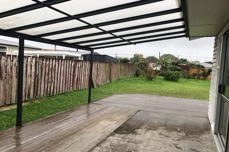 Photo of property in 3 Mcdivitt Street, Manurewa, Auckland, 2102