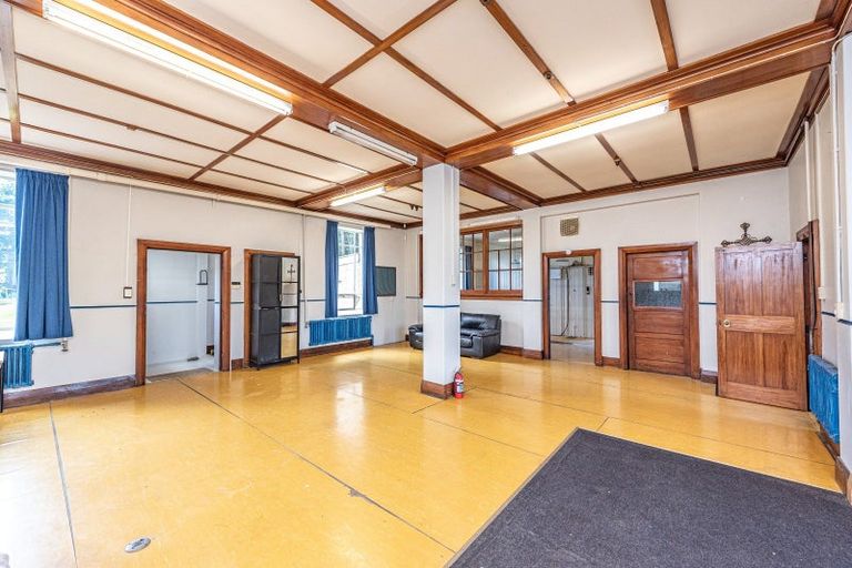 Photo of property in 1 Chester Street, Waverley, 4510