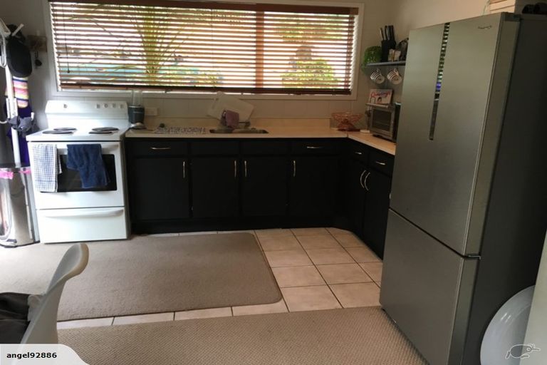 Photo of property in 1/55a West Lynn Road, Titirangi, Auckland, 0604