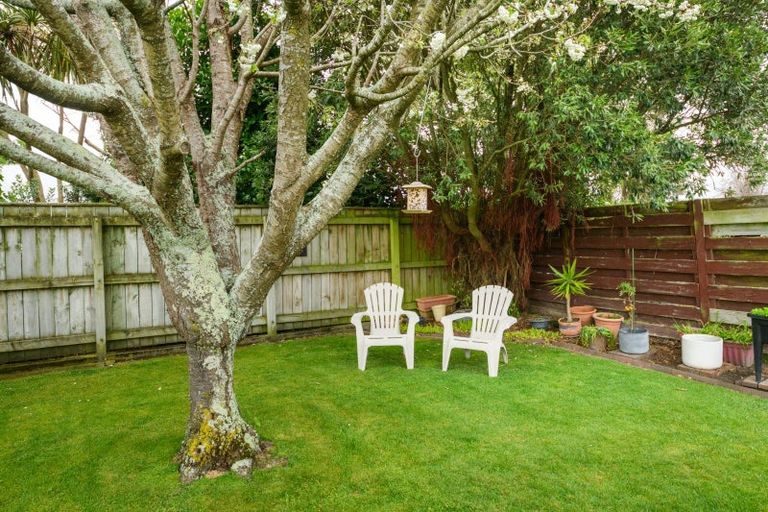 Photo of property in 9 Kimberley Grove, Westbrook, Palmerston North, 4412