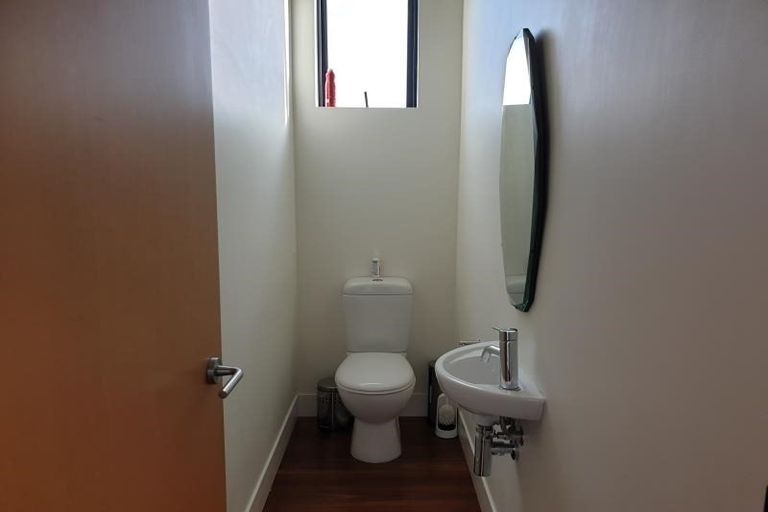 Photo of property in 1b Robieson Lane, Roseneath, Wellington, 6011