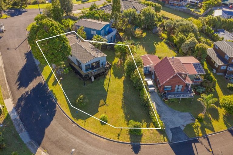 Photo of property in 1b Miro Place, Whitianga, 3510