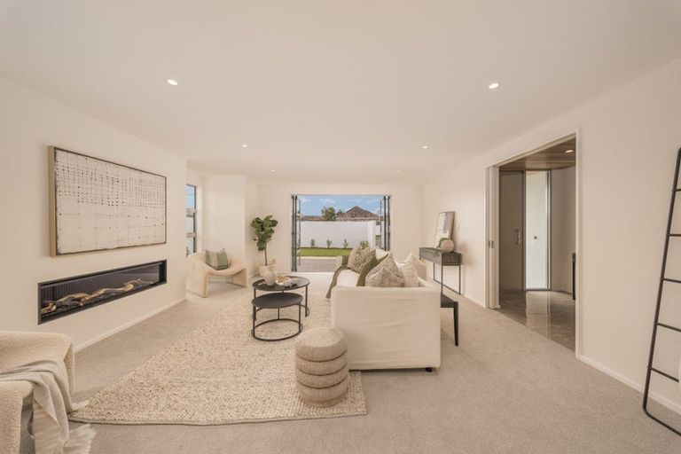 Photo of property in 72 Wai-iti Terrace, Bryndwr, Christchurch, 8052