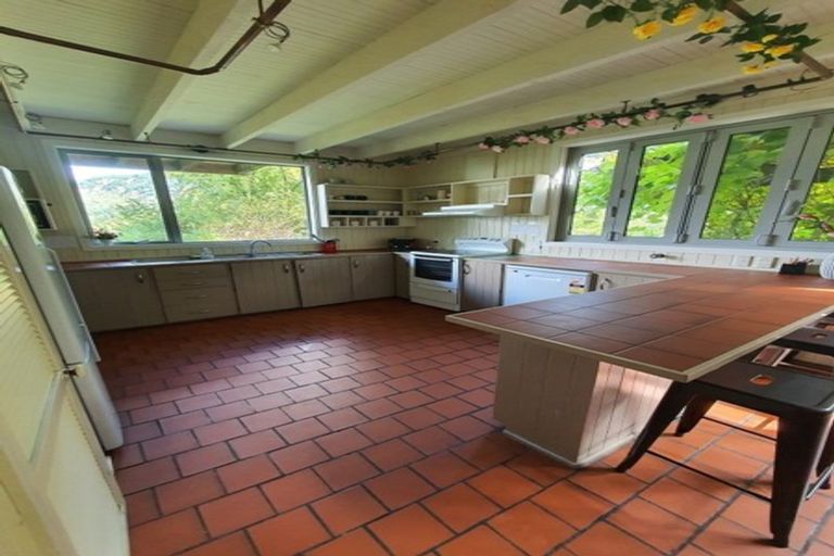 Photo of property in 16 Mckerrow Place, Sunshine Bay, Queenstown, 9300