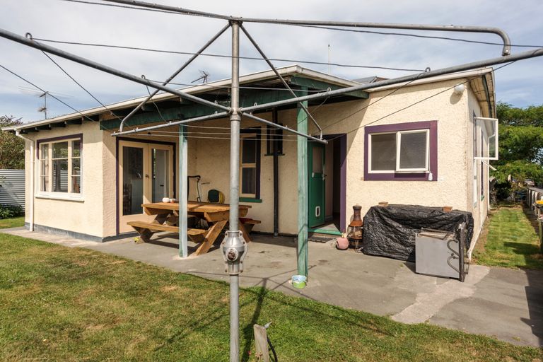 Photo of property in 132 Mcmurdo Street, Tinwald, Ashburton, 7700