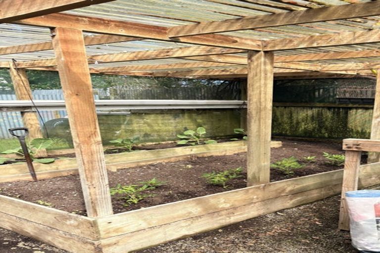 Photo of property in 12 Corbett Street, Hector, 7822