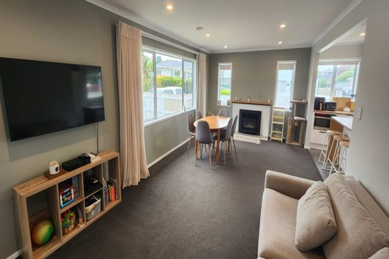 Photo of property in 13e York Crescent, Westown, New Plymouth, 4310