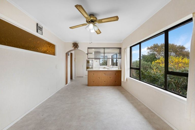 Photo of property in 44 Bradbury Road, Botany Downs, Auckland, 2010