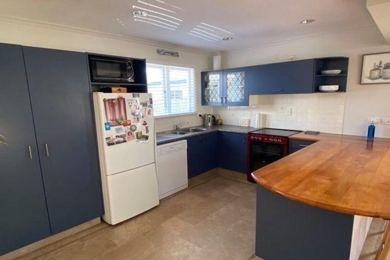 Photo of property in 30 Martin Road, Paraparaumu Beach, Paraparaumu, 5032