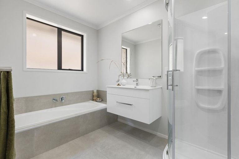 Photo of property in 64 Fernbrook Drive, Hurworth, New Plymouth, 4310