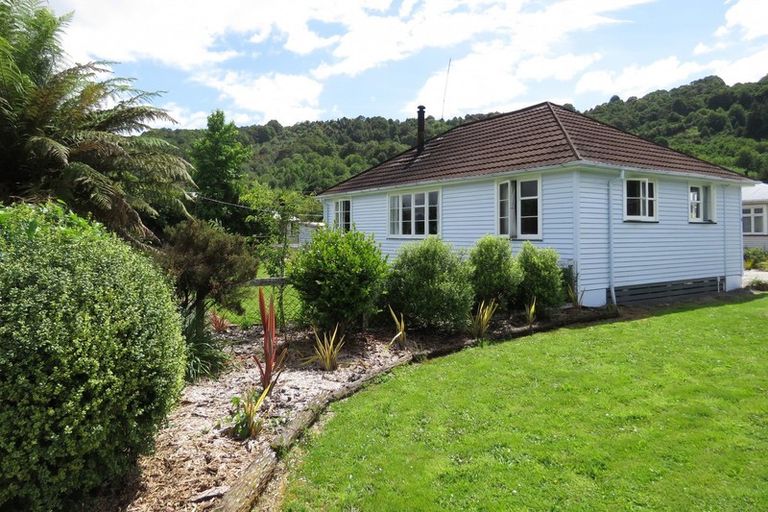 Photo of property in 8 Dunn Street, Reefton, 7830