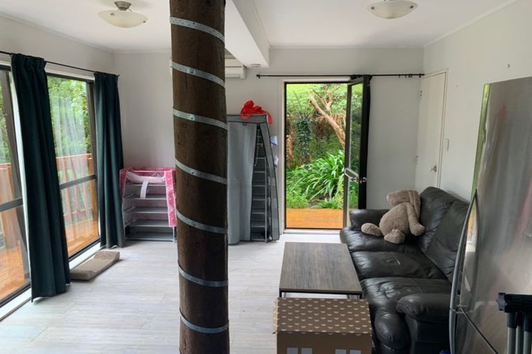 Photo of property in 46 Glen Vista Place, Bayview, Auckland, 0629