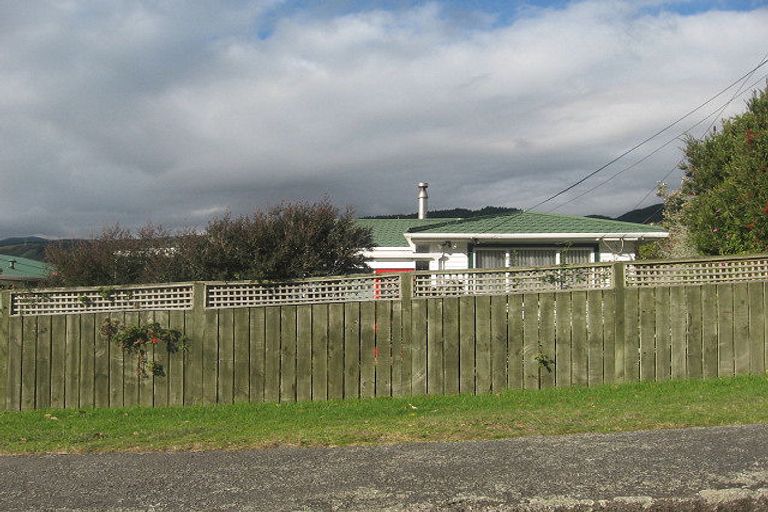 Photo of property in 4 Horomona Road, Paekakariki, 5034