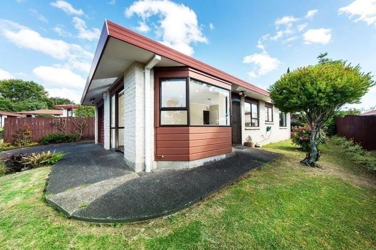 Photo of property in 8/54 Nikau Street, New Lynn, Auckland, 0600