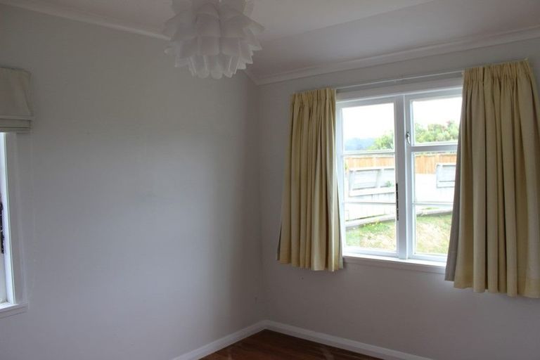 Photo of property in 8 Rodney Street, Northland, Wellington, 6012