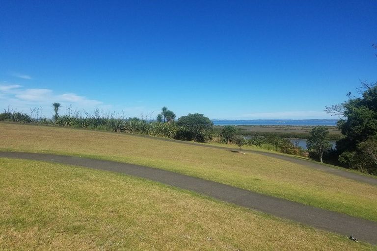 Photo of property in 97 Burundi Avenue, Clendon Park, Auckland, 2103