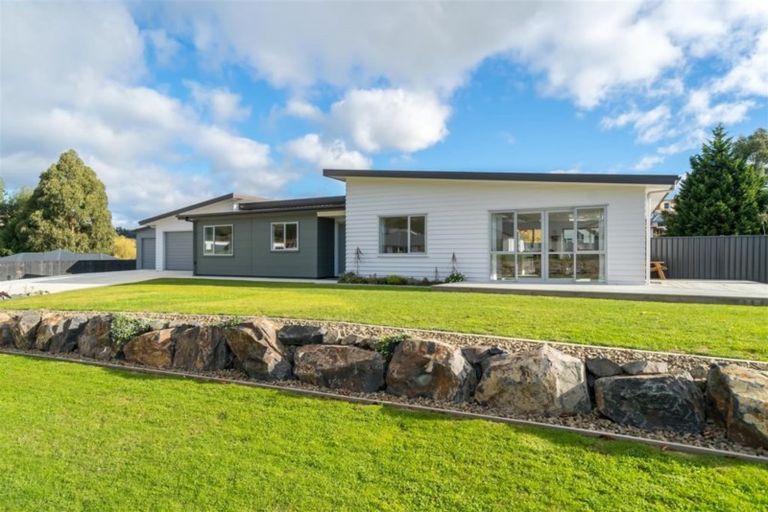 Photo of property in 44 Heathfield Drive, Mosgiel, 9024