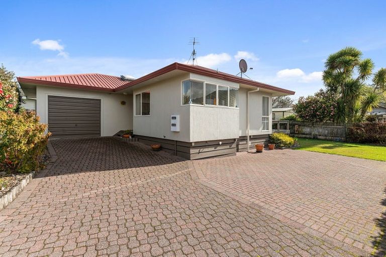 Photo of property in 9b Barraud Place, Pukehangi, Rotorua, 3015