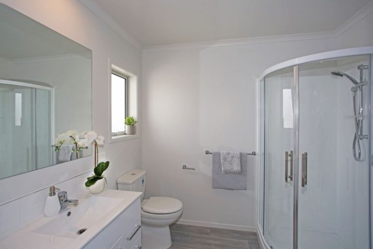 Photo of property in 14a Racecourse Road, Waiuku, 2123