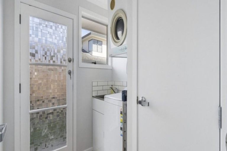 Photo of property in 34 Wesley Avenue, Frankleigh Park, New Plymouth, 4310