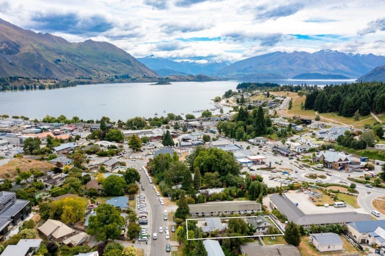 Photo of property in 22 Russell Street, Wanaka, 9305