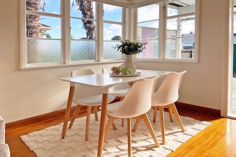 Photo of property in 16 Churchill Street, Kensington, Whangarei, 0112