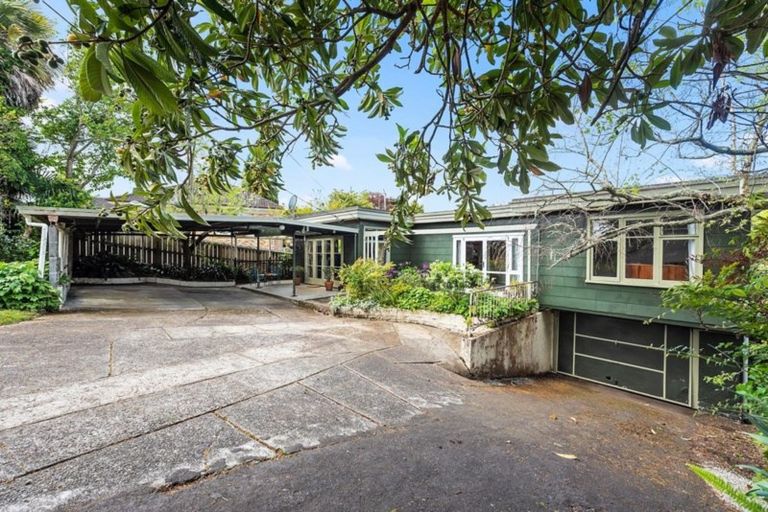 Photo of property in 32 Hillcrest Road, Hillcrest, Hamilton, 3216