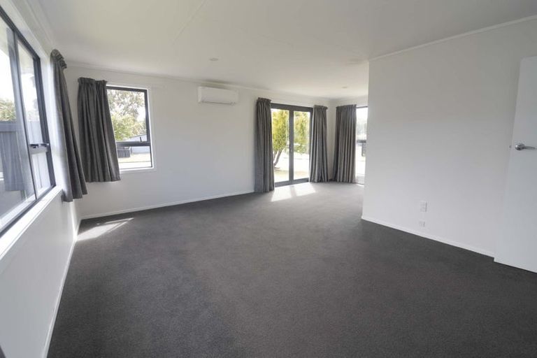 Photo of property in 26 Escort Grove, Awapuni, Palmerston North, 4412