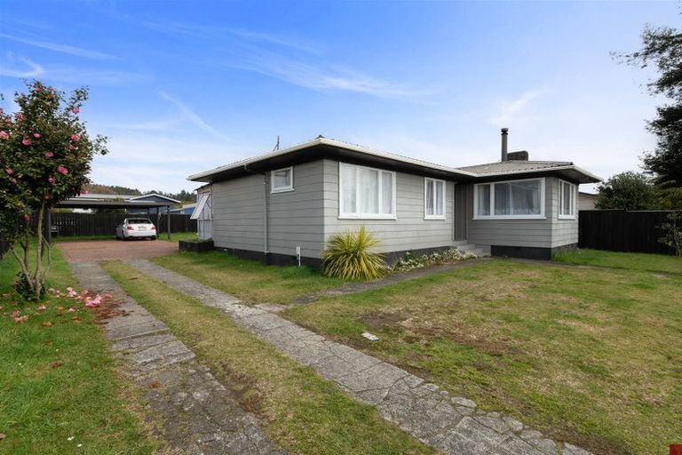 Photo of property in 43 Mckee Avenue, Fenton Park, Rotorua, 3010