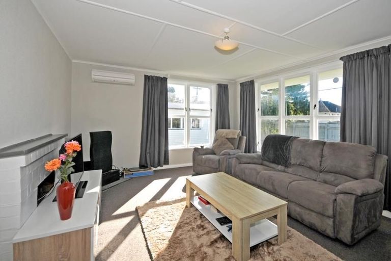Photo of property in 76 Gordon Street, Avalon, Lower Hutt, 5011