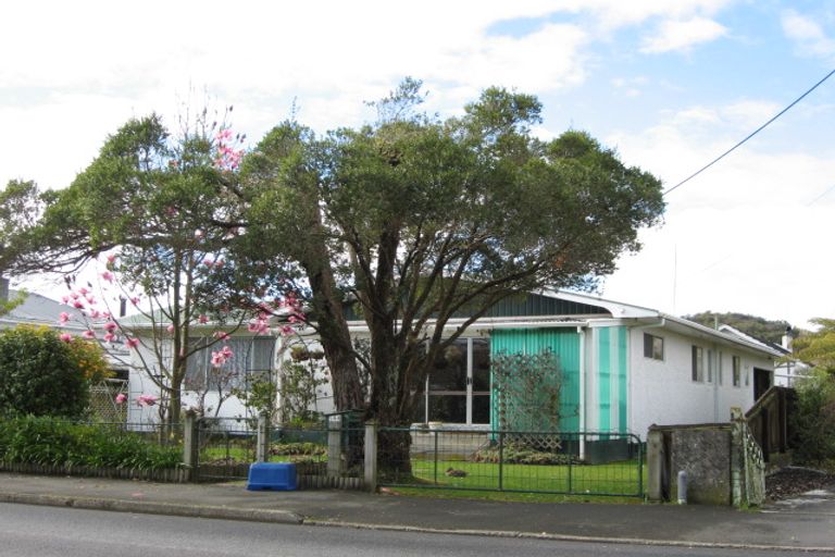 Photo of property in 144 Commercial Street, Takaka, 7110