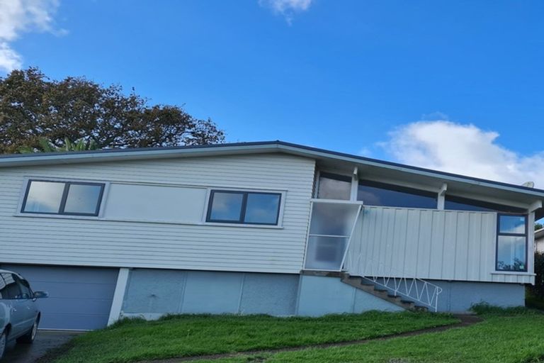 Photo of property in 13 Wylie Avenue, Sunnynook, Auckland, 0620