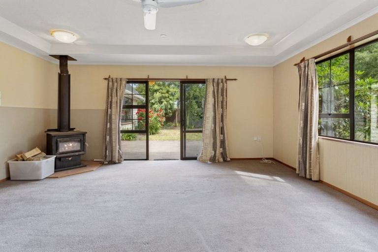 Photo of property in 12 Snowdon Place, Darfield, 7510