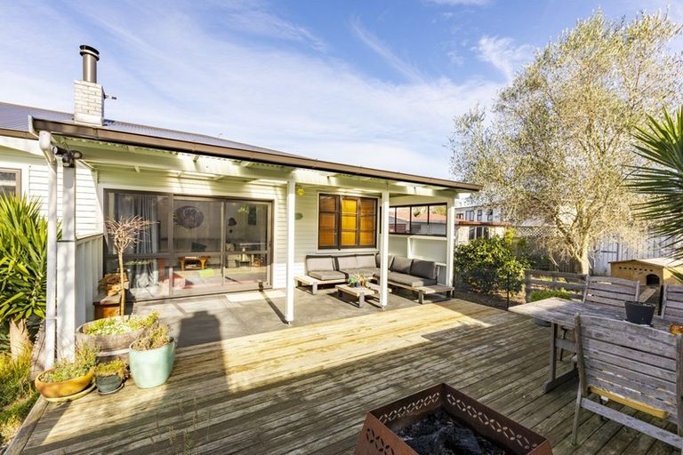 Photo of property in 16 Tavistock Road, Waipukurau, 4200