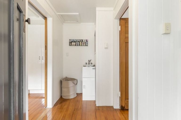 Photo of property in 41 Hillsborough Road, Hillsborough, Auckland, 1042